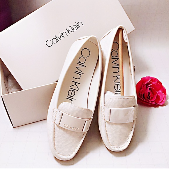CALVIN KLEIN Women’s Lisette Flats.  White size 6 - Picture 2 of 8